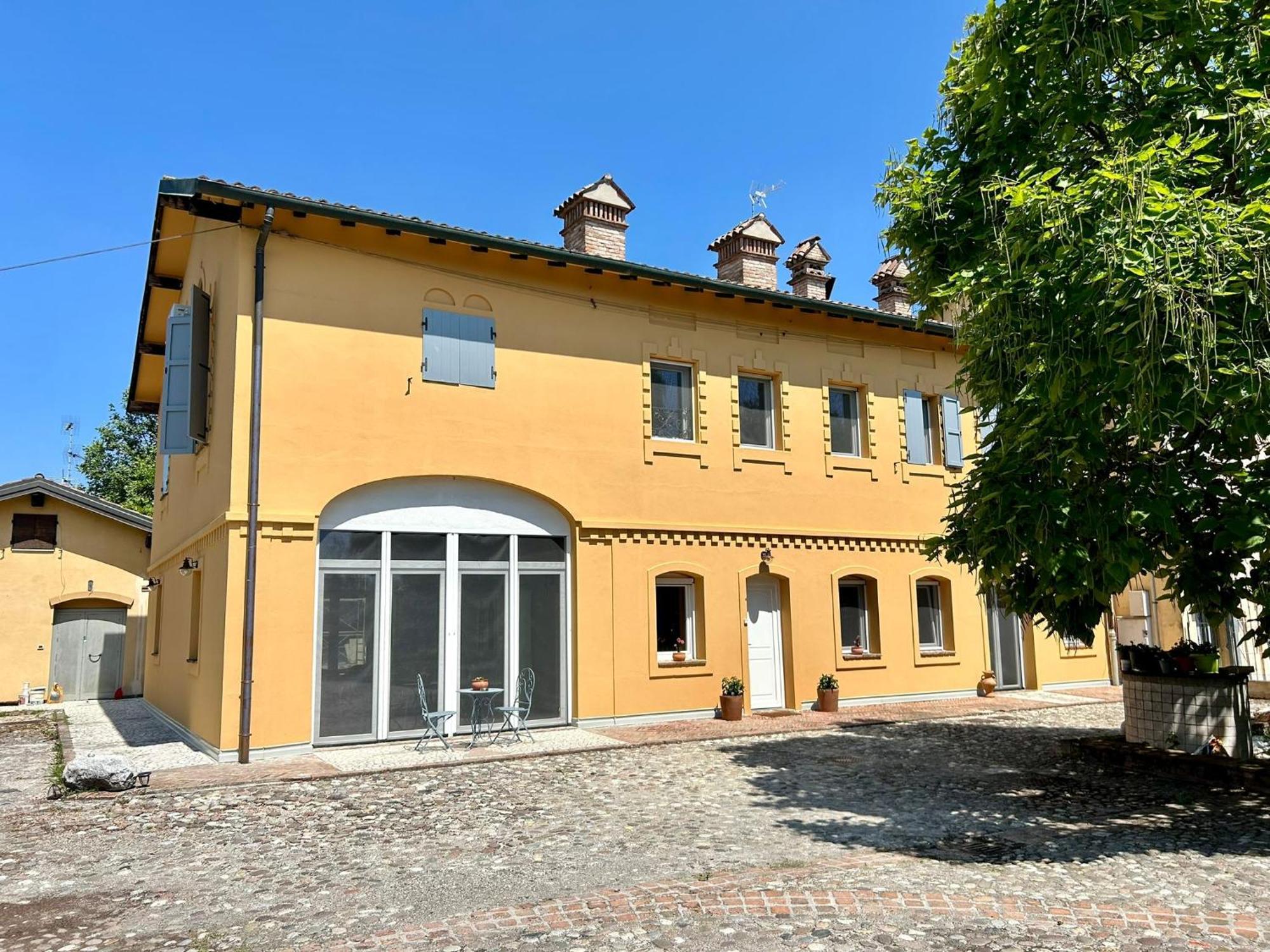 Al Civico 73 Bed & Breakfast Carpi Eksteriør bilde